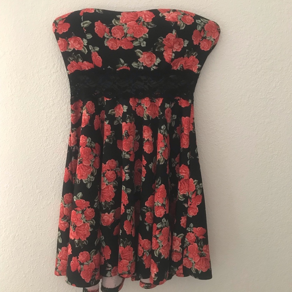 Strapless sweetheart floral mini party dress